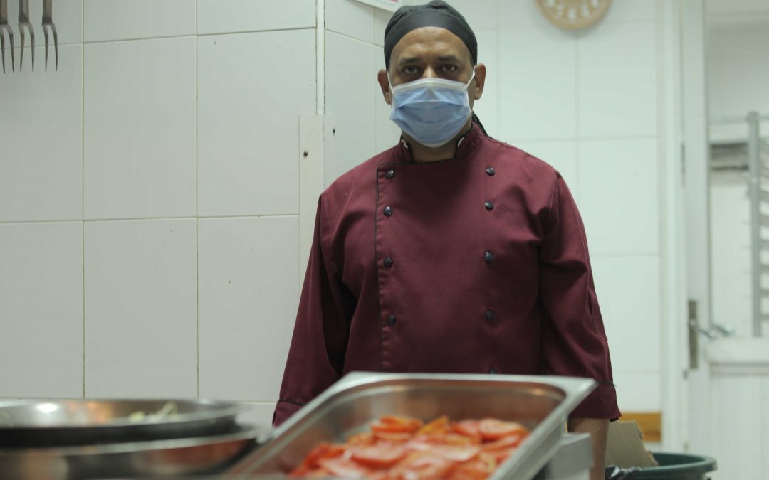 Chef Johnny García: Un apasionado de la cocina al servicio del pueblo durante la cuarentena