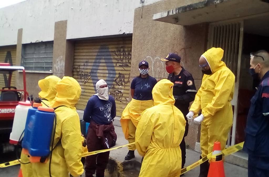 Distrito Sanitario de Los Teques fue desinfectado por Bomberos de Miranda
