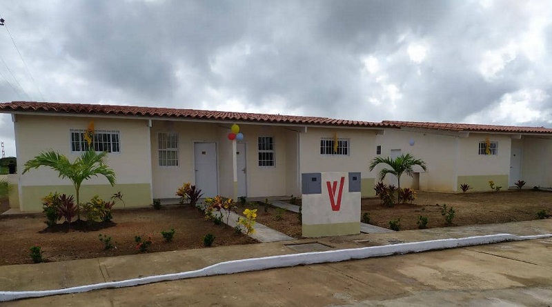 Familias de Higuerote recibieron viviendas dignas