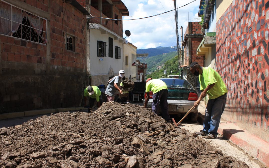 Gobierno de Plaza atiende zona afectada por lluvias