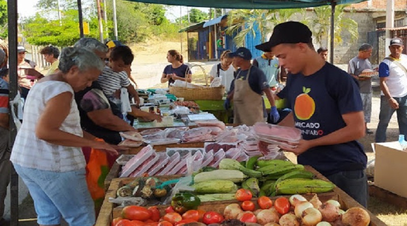 Establecen estrategias para garantizar abastecimiento de productos navideños en Miranda