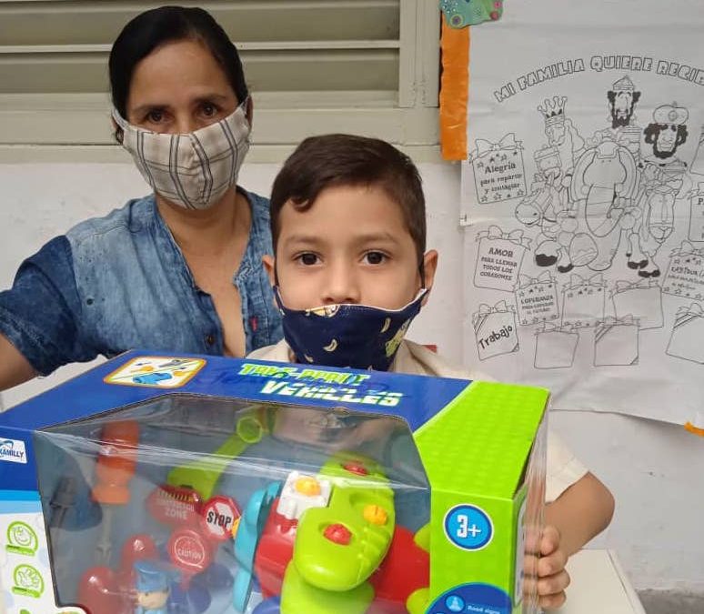 Participantes del plan vacacional Agosto Sobre Ruedas recibieron premios