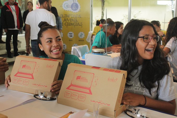 Estudiantes de la ETI de Campo Rico recibieron tabletas para apoyo de clases virtuales
