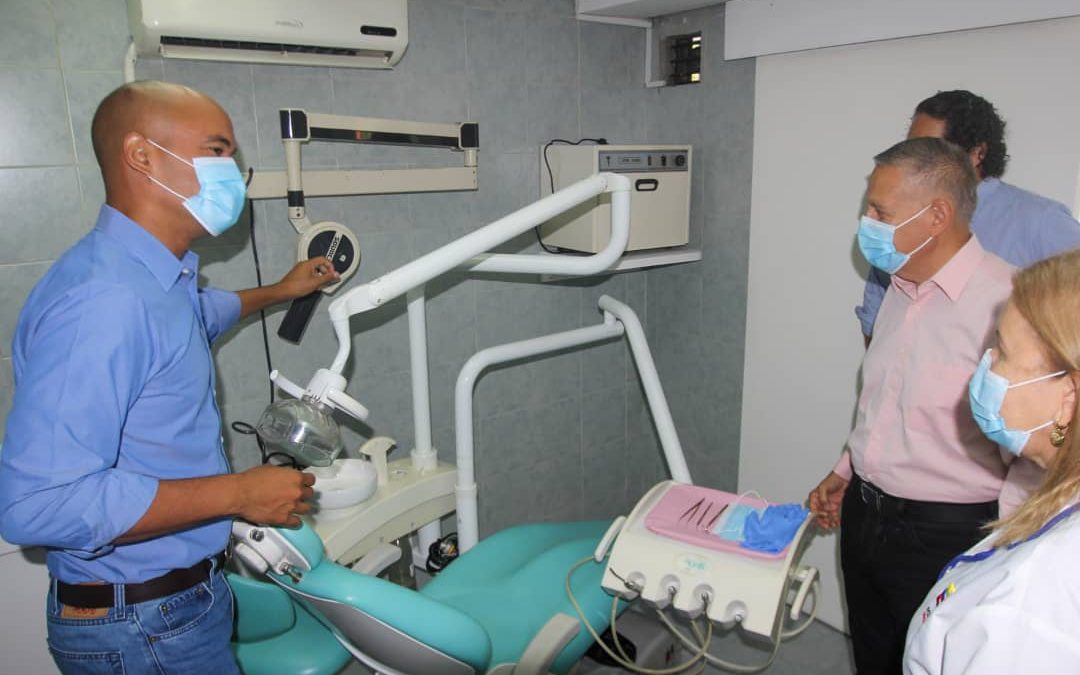 Rehabilitado Centro de Especialidades Odontológicas en Petare