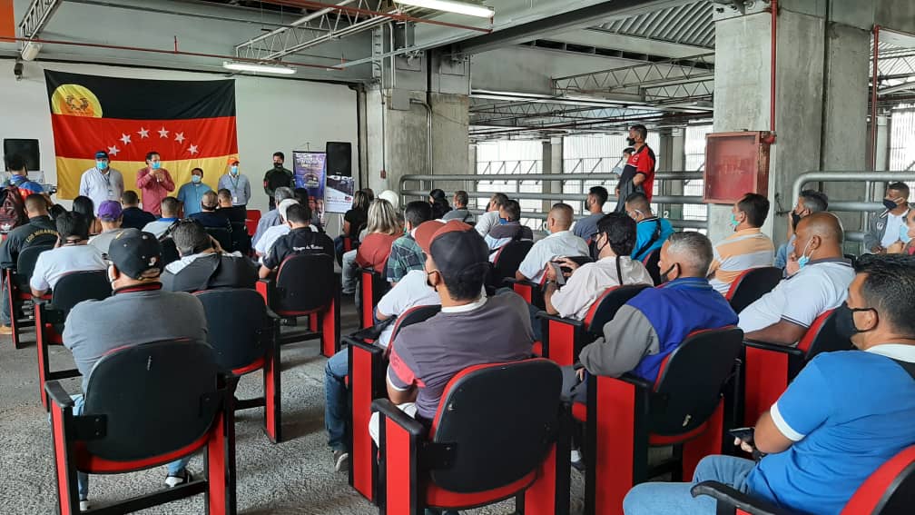 Transportistas de Altos Mirandinos reciben créditos para impulsar pago electrónico del pasaje