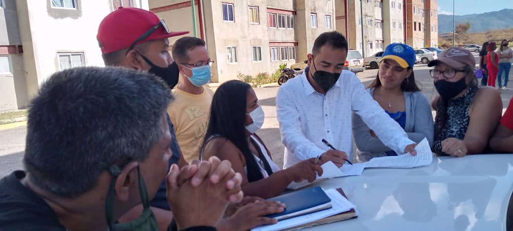 Supervisan construcción de 220 nuevas viviendas en el eje Guarenas-Guatire