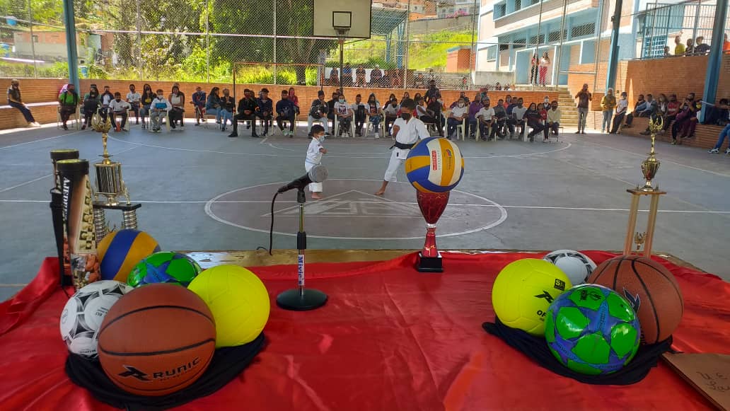 Iniciaron las Olimpiadas Deportivas Miranda 2021 en Altos Mirandinos 
