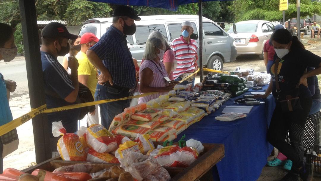 Mercado Comunitario atendió a familias de Quebrada Cúa