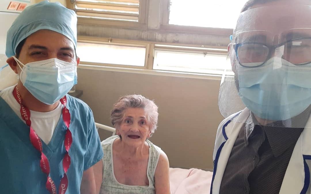 Con 83 años María venció al Covid