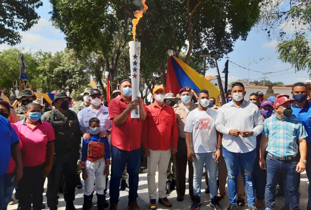 Antorcha Libertaria y Bolivariana culmina en Valles del Tuy su ruta por Miranda