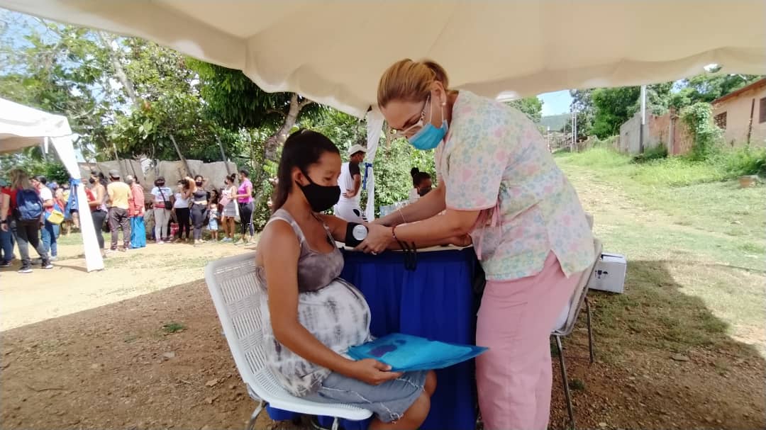 Jornada integral atendió a familias de Colinas de Los Rosales en Cúa