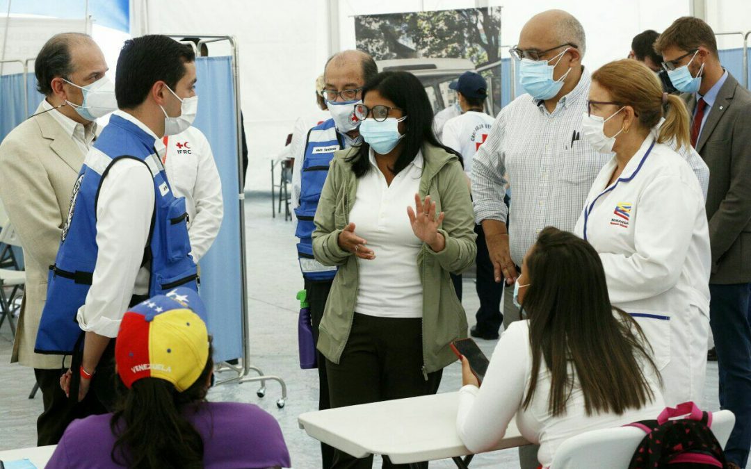 Vicepresidenta supervisó punto de vacunación en el Papá Carrillo