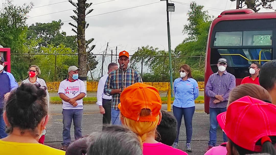 Atendidas familias de Filas de Mariches con jornada integral de servicios