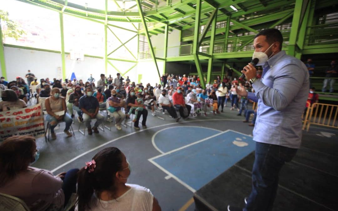 Recuperarán escuelas​ y calles ​de Miranda