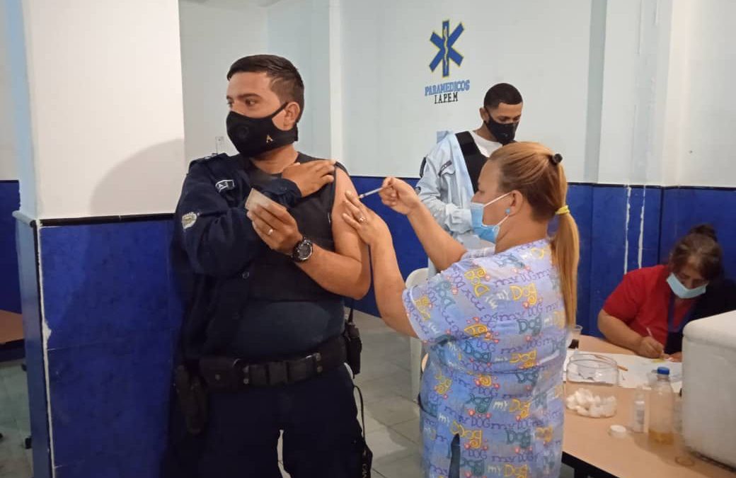 Avanza vacunación contra la COVID -19 en sedes de la Policía de Miranda