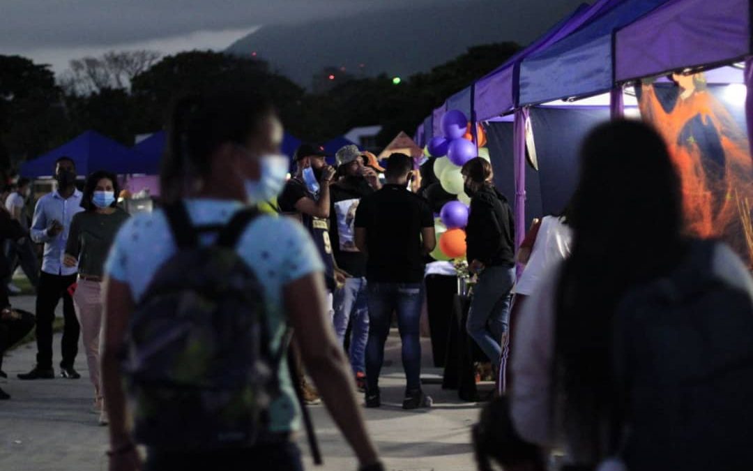 Instalada feria de emprendimiento en Parque Bolívar