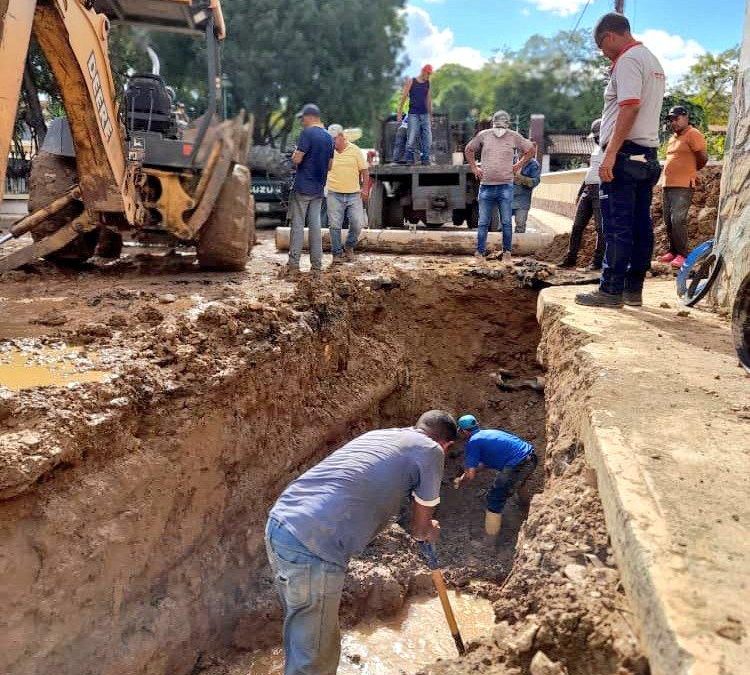 Ejecutan acciones para mejorar suministro de agua en Simón Bolívar