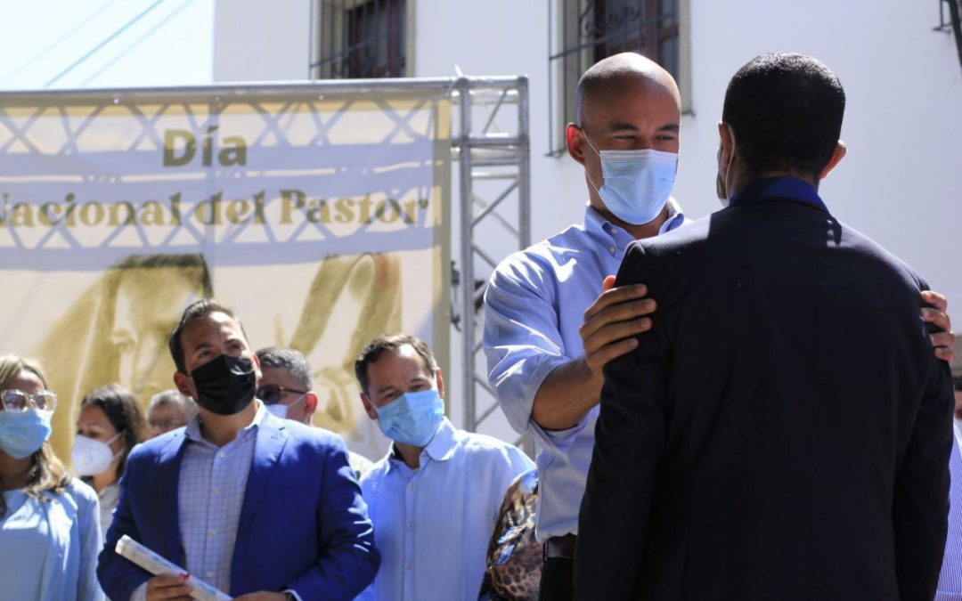 Héctor Rodríguez a pastores cristianos: Tenemos que insistir en la construcción de una sociedad con valores