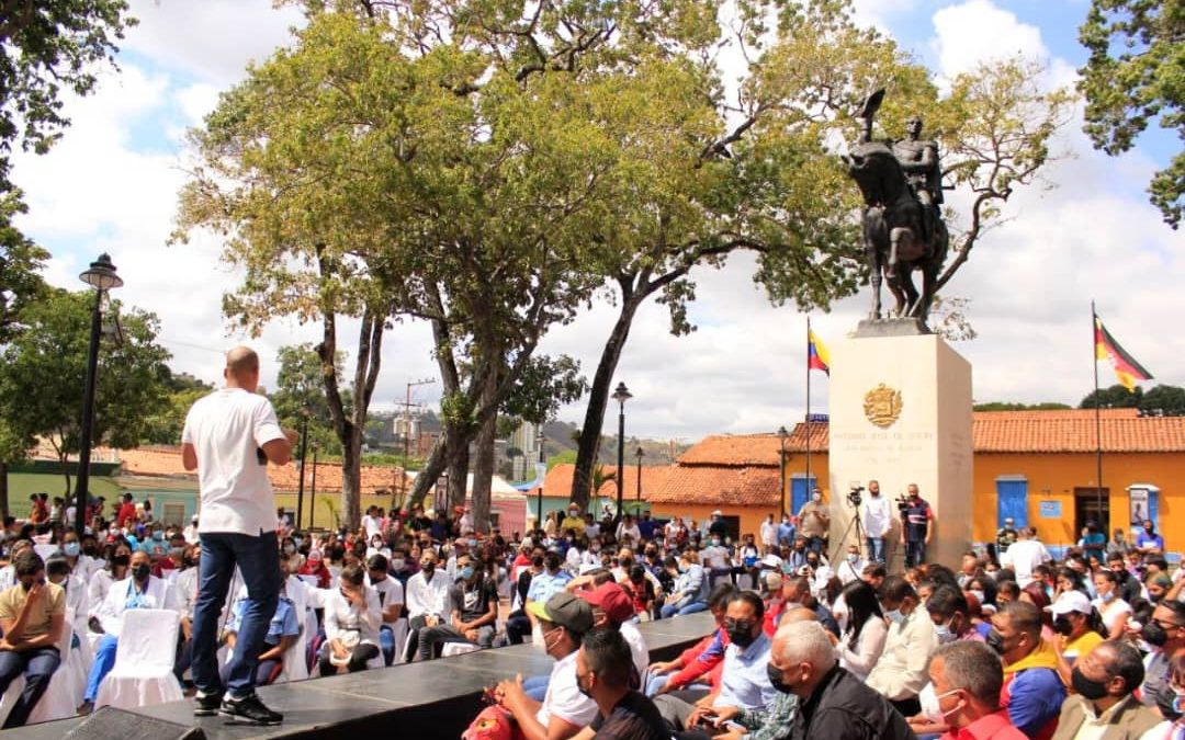 Héctor Rodríguez convoca a los jóvenes a defender nuestra identidad en redes sociales