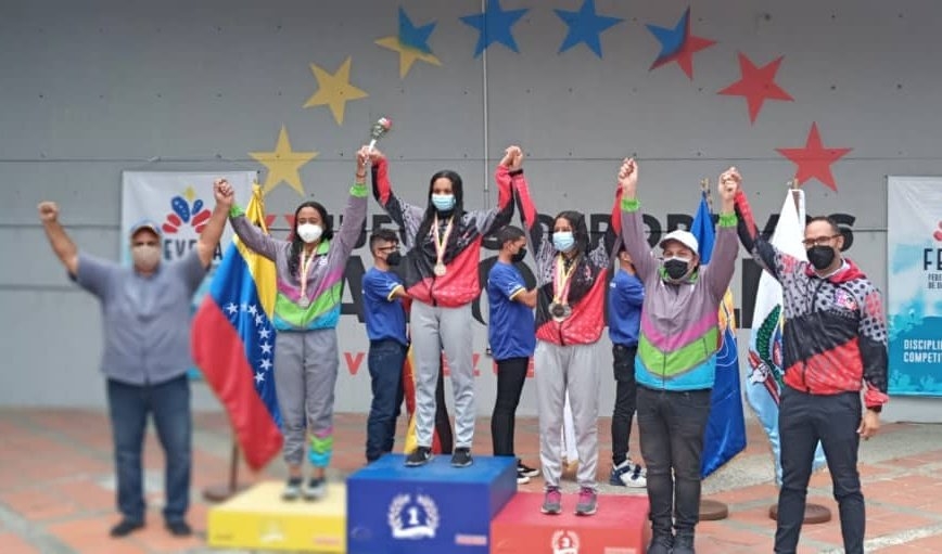 Miranda mantiene liderazgo en la natación de los Juegos Nacionales
