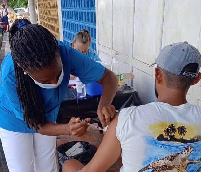 Pescadores de Miranda reciben vacunación de refuerzo contra la COVID 19