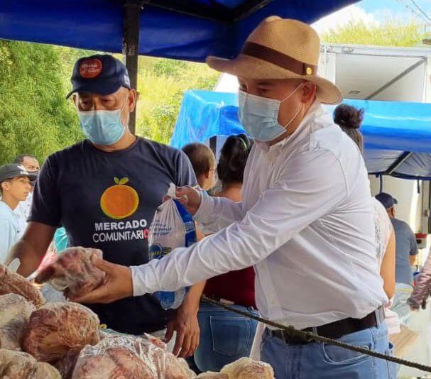 Más de mil personas atendidas con jornada integral y feria agrícola en San Pedro de Los Altos