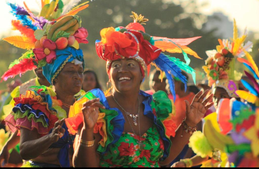 Miranda clausura carnavales 2022 con desfile de carrozas y comparsas en La Carlota