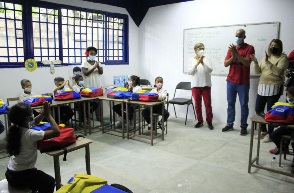 Escuela Bolivariana Mamporal estrena sede