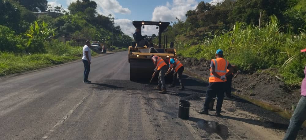 Avanzan trabajos de mantenimiento integral en Autopista Francisco de Miranda