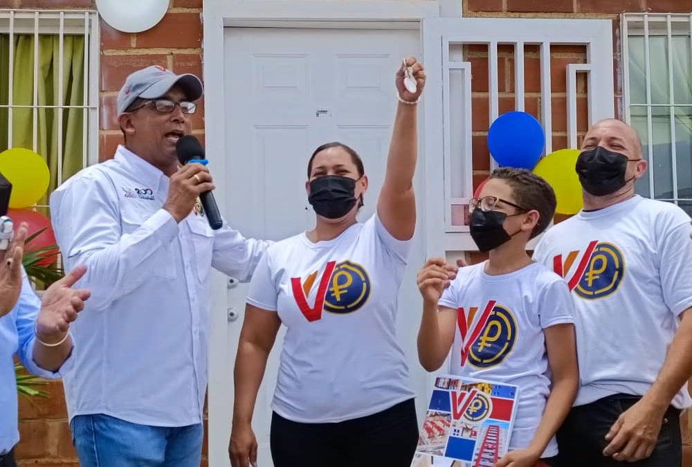 Entregadas viviendas a 73 familias de Villa San Pedro de Guatire