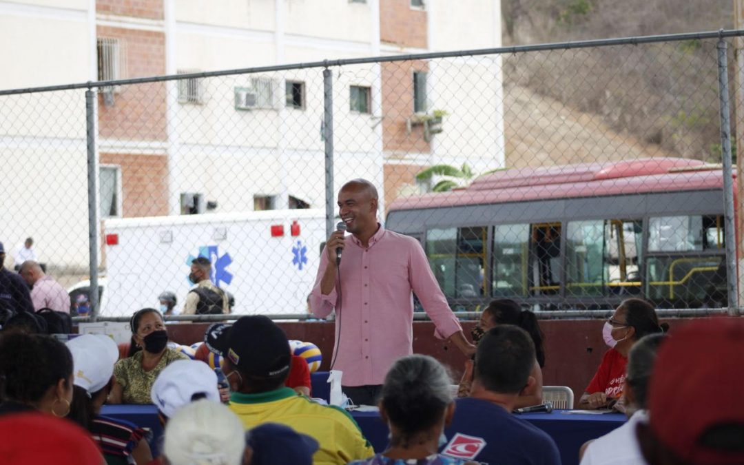 Dos rutas de TransMiranda se incorporan a comunidades de Charallave