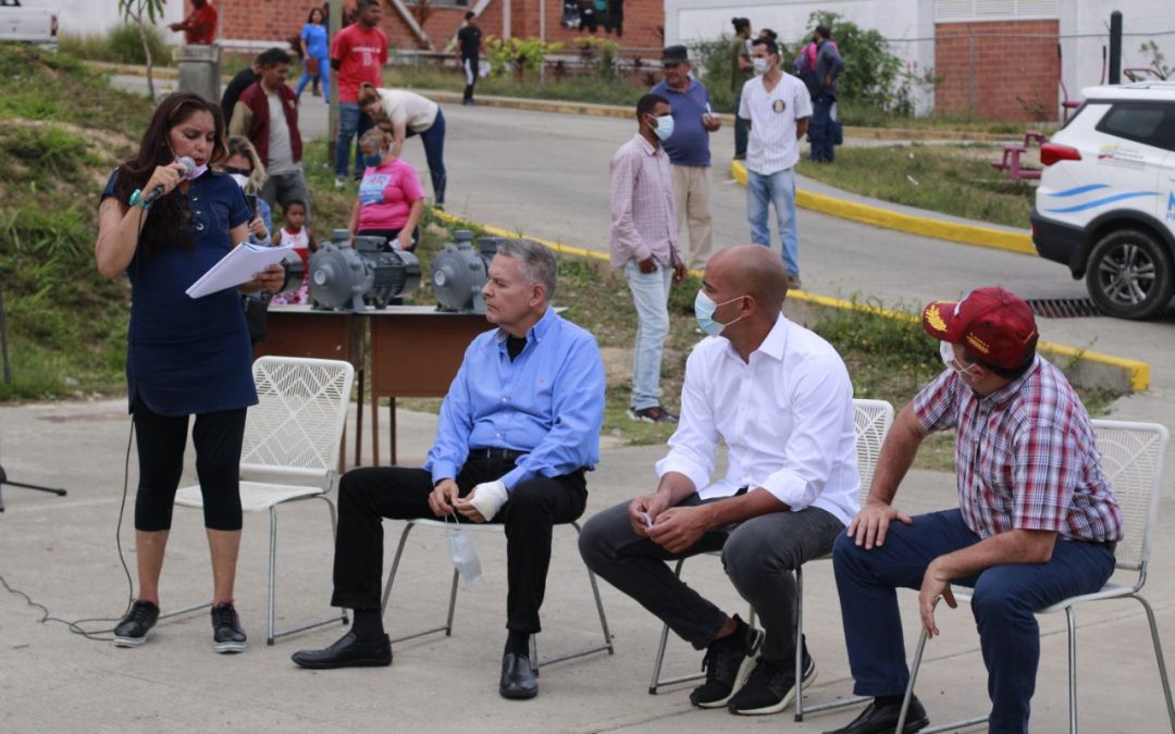 Urbanismo La Haciendita recibe insumos para optimizar distribución de agua