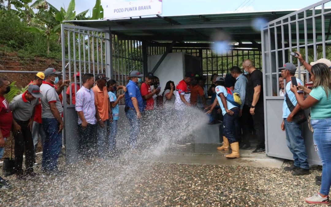 Inaugurado pozo de agua potable en municipio Simón Bolívar