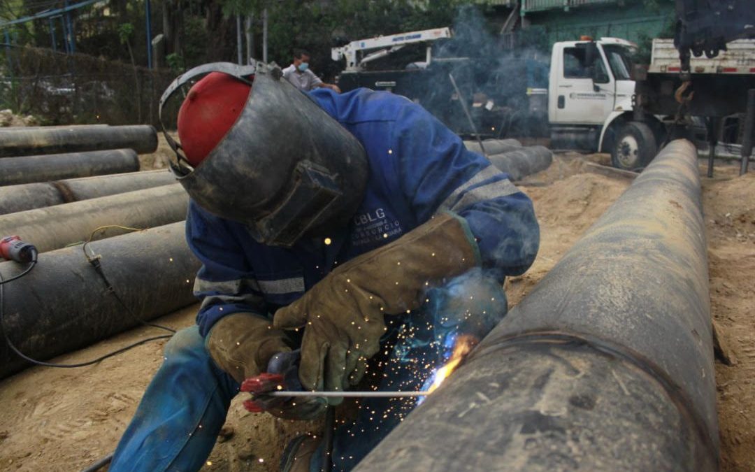 Reparada tubería de agua en sector Pitahaya de Cristóbal Rojas