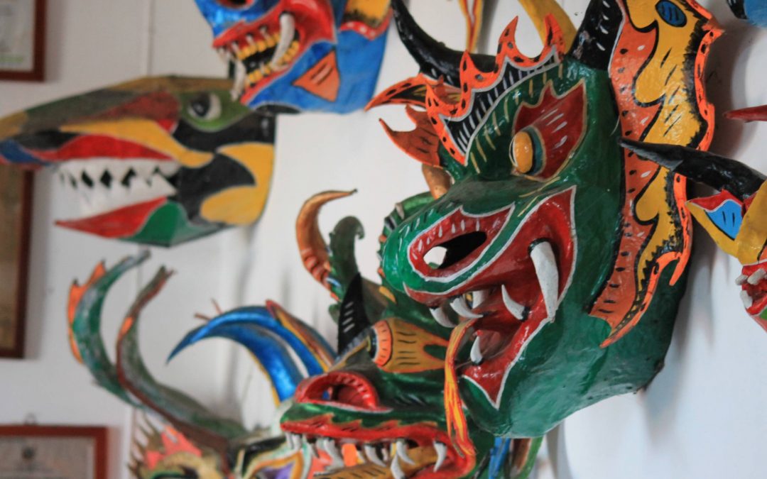 Cofradía de los Diablos Danzantes de Yare reciben materiales para elaboración de indumentarias