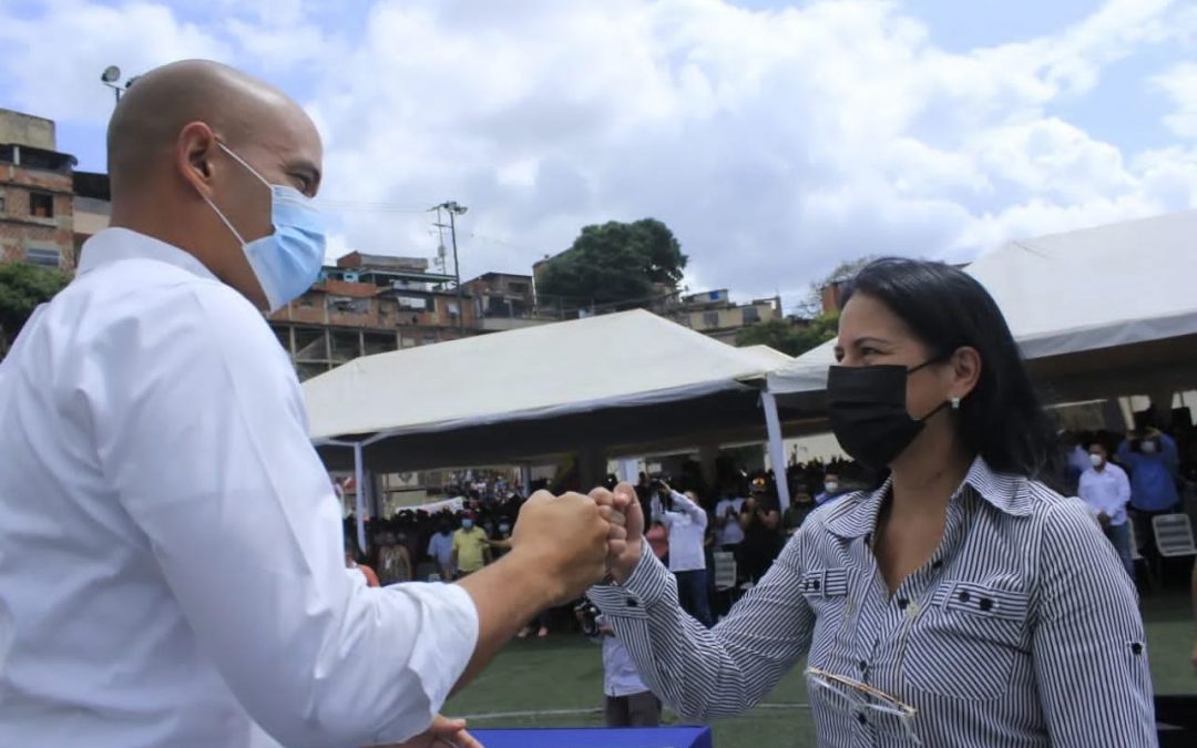 Entregan insumos y aprueban proyectos en el municipio Sucre vía 1×10 del Buen Gobierno