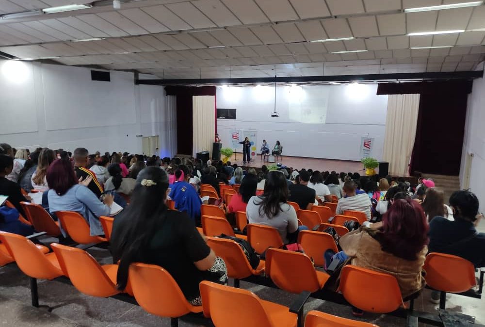 Docentes mirandinos se capacitan en prevención de violencia infantil