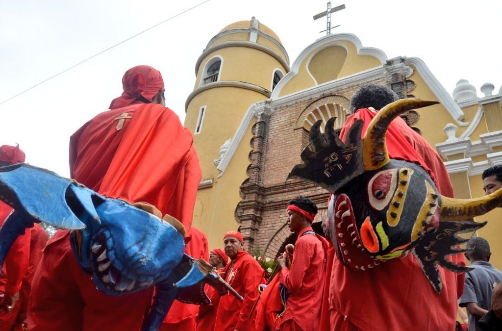 Exposición Diabladas en resistencia abrió sus puertas en Yare