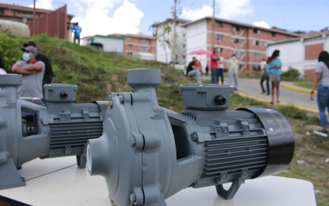 Activo sistema de bombeo de agua en estación de Tácata