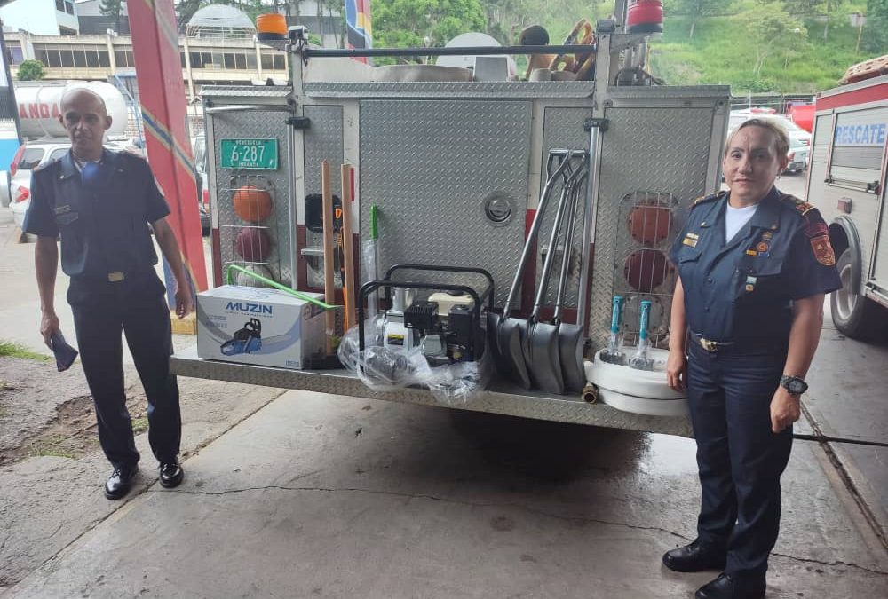 Bomberos de Miranda reciben dotación de herramientas y equipos