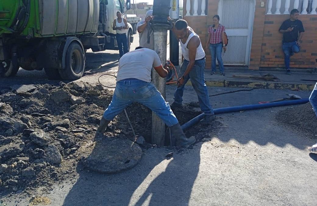 Reparado colector de aguas servidas en Higuerote tras solicitud realizada por VenApp