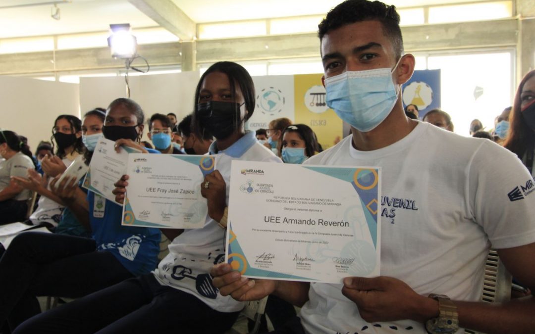 Premiados ganadores de la IV Olimpiada Juvenil de Ciencias de Miranda