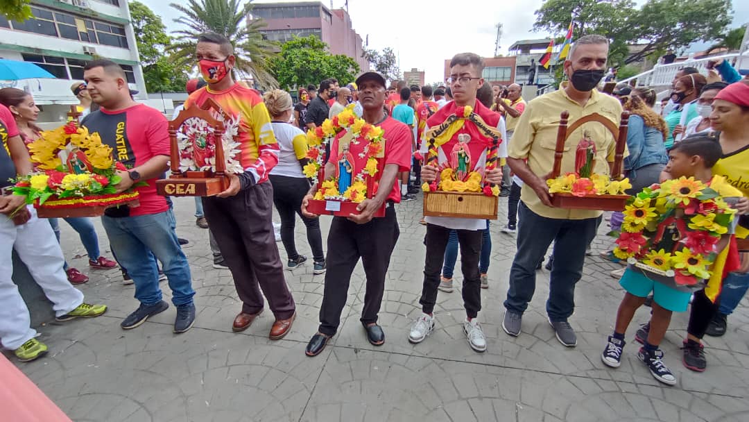 Parranderos de Guarenas y Guatire rindieron honor a San Pedro