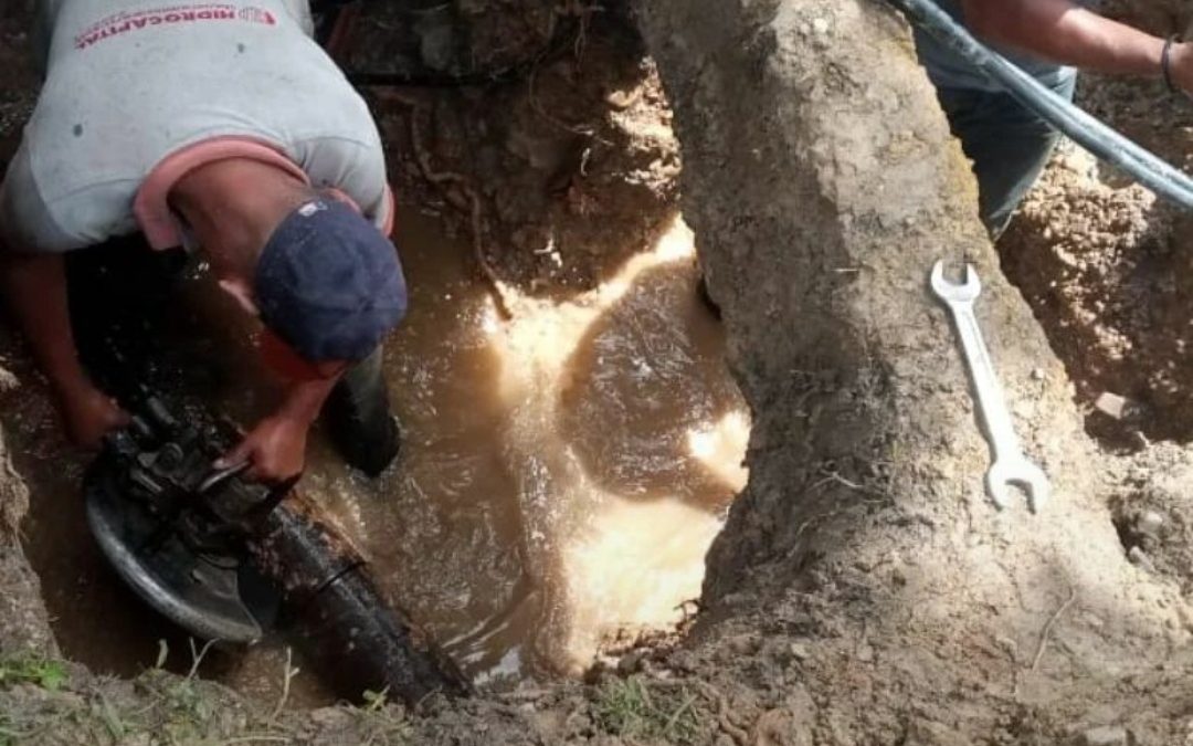 Reparada tubería de agua potable en La Carlota