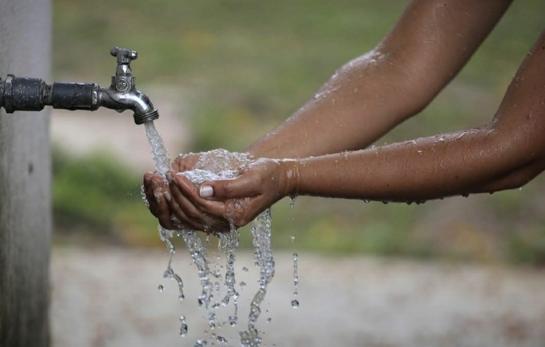 Comenzó perforación de pozo  de agua en el Victorino Santaella