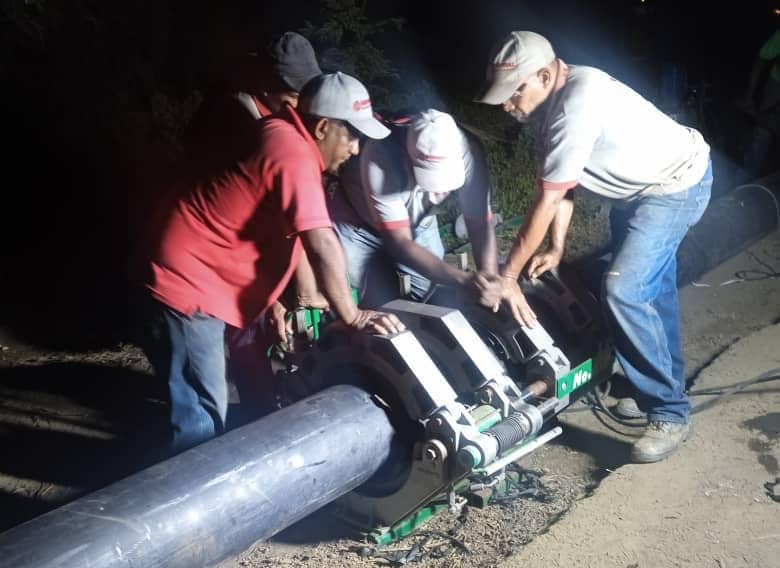 Reparada tubería de agua potable en comunidad de Charallave