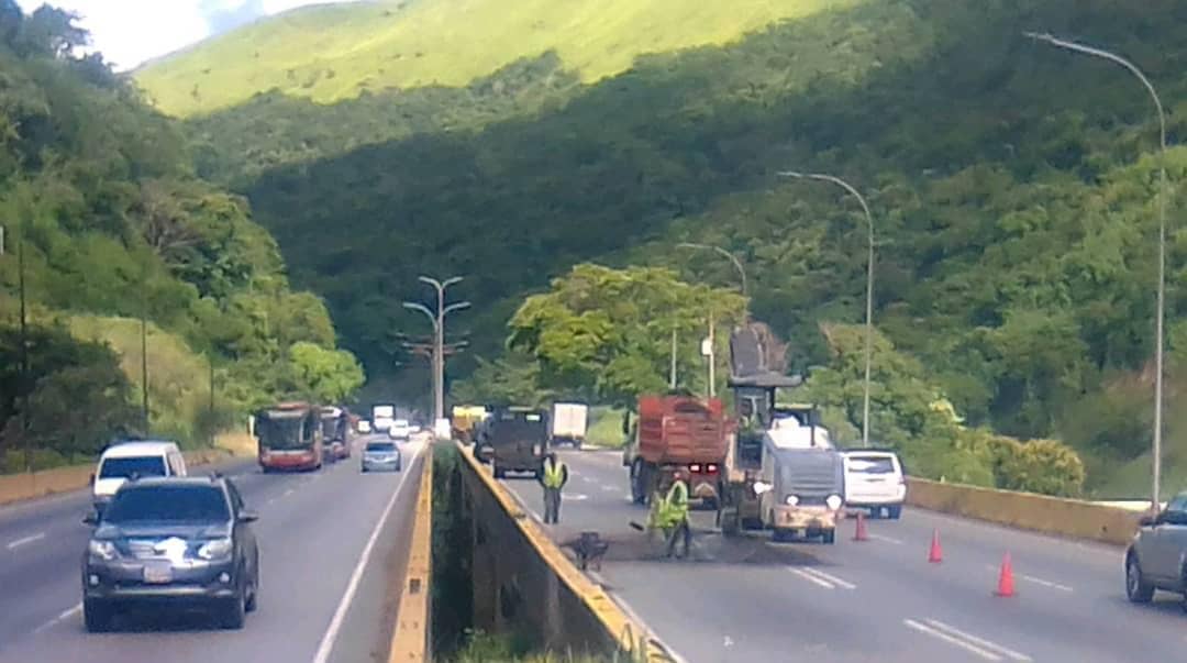 Realizan trabajos de recuperación en autopista Gran Mariscal de Ayacucho