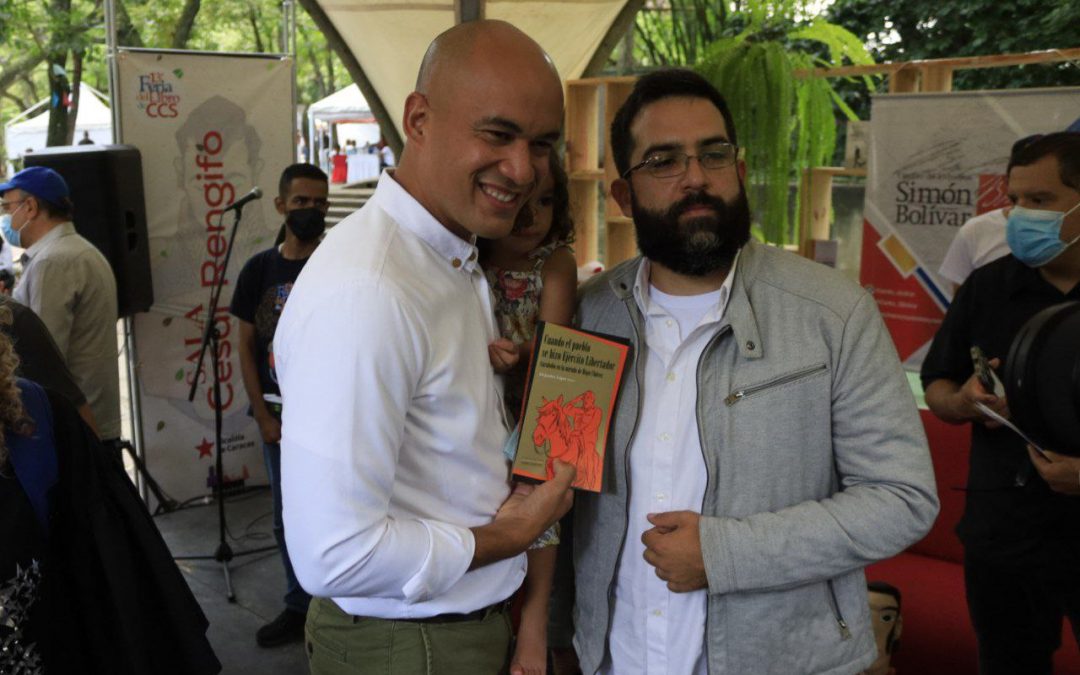 Cuando el pueblo de hizo Ejército Libertador fue presentado en la Feria del Libro de Caracas