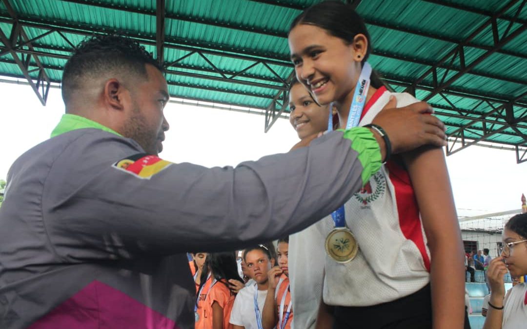 Paz Castillo y Zamora obtienen oro en volibol de Juegos Estudiantiles 