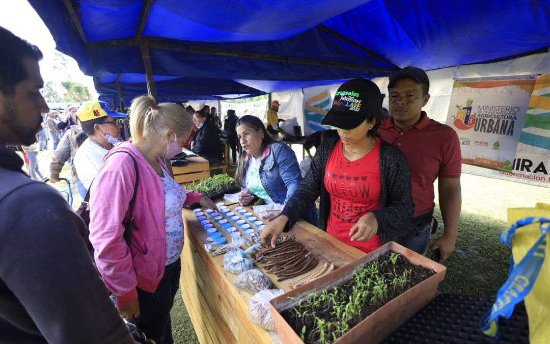 Más de mil familias atendidas en jornada social de Los Teques